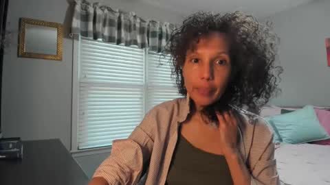 wishlist on bio online show from 03/03/25, 11:24