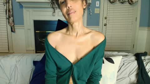 wishlist on bio online show from 10/05/25, 03:27