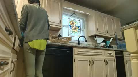 wishlist on bio online show from 03/18/26, 05:27