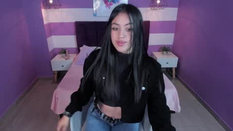 Snapshot of alli_cooper chatting on 01/16/25, 01:04 Ali online show from 01/16/25, 01:04