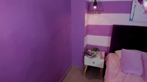 Snapshot of alli_cooper chatting on 01/25/25, 04:24 Ali online show from 01/25/25, 04:24