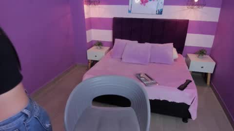 Snapshot of alli_cooper chatting on 02/11/25, 12:48 Ali online show from 02/11/25, 12:48