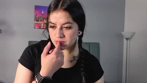 Snapshot of alli_cooper chatting on 03/30/26, 11:33 Ali online show from 03/30/26, 11:33