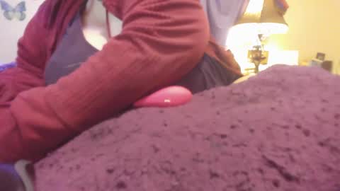 Snapshot of alli_kat78 chatting on 12/17/24, 02:00 Alli Kat online show from 12/17/24, 02:00