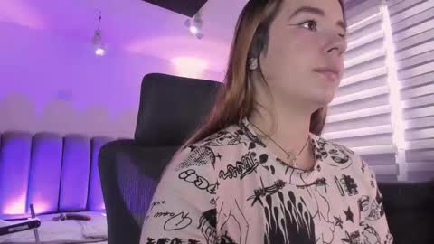 Snapshot of allicelover chatting on 10/01/25, 12:00 ALLICE online show from 10/01/25, 12:00