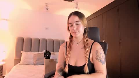 Snapshot of allicelover chatting on 10/16/25, 11:55 ALLICE online show from 10/16/25, 11:55