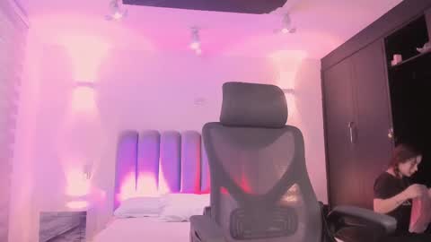 Snapshot of allicelover chatting on 11/21/25, 12:04 ALLICE online show from 11/21/25, 12:04