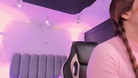 Snapshot of allicelover chatting on 12/15/25, 11:36 ALLICE online show from 12/15/25, 11:36