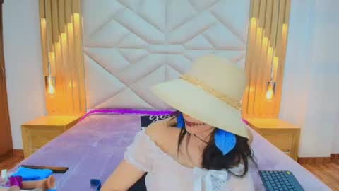 Aliie  online show from 10/31/25, 11:55