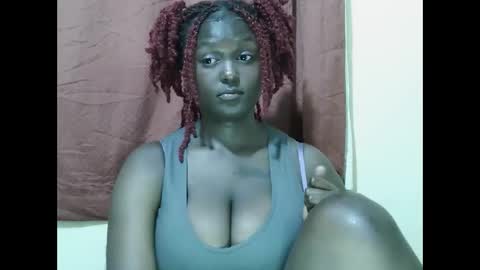 Snapshot of allie_quin chatting on 09/23/25, 10:46 Allie online show from 09/23/25, 10:46