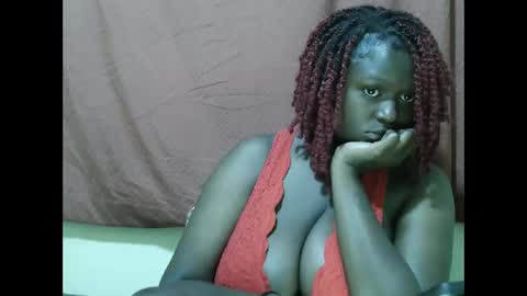 Snapshot of allie_quin chatting on 09/28/25, 10:48 Allie online show from 09/28/25, 10:48