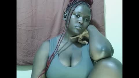 Snapshot of allie_quin chatting on 10/16/25, 01:50 Allie online show from 10/16/25, 01:50