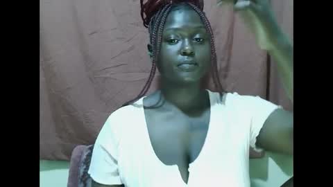 Snapshot of allie_quin chatting on 10/17/25, 11:51 Allie online show from 10/17/25, 11:51