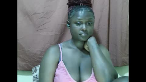 Snapshot of allie_quin chatting on 10/23/25, 09:57 Allie online show from 10/23/25, 09:57