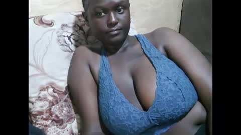 Snapshot of allie_quin chatting on 11/27/25, 01:46 Allie online show from 11/27/25, 01:46