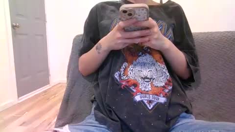 alliebearx online show from 02/10/25, 08:42