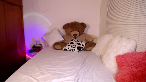 Allie  online show from 02/11/25, 06:01