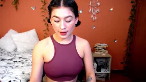 Allie  online show from 11/05/25, 04:18