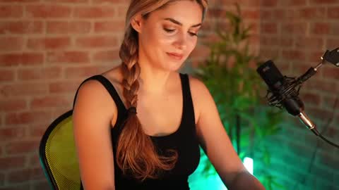 Allie online show from 12/22/24, 06:17