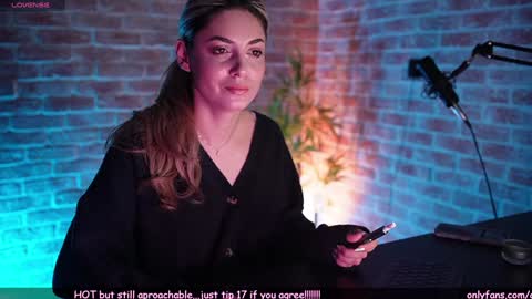 Allie online show from 01/13/25, 05:01