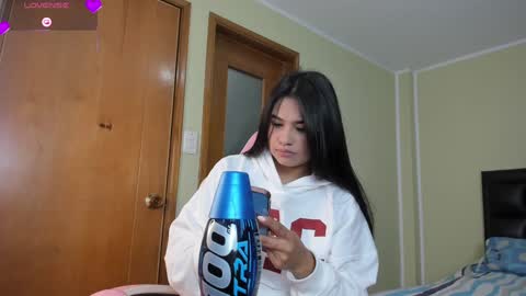 Snapshot of allison_love chatting on 01/17/25, 04:17 allison online show from 01/17/25, 04:17