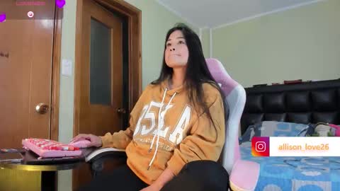 Snapshot of allison_love chatting on 11/09/25, 06:01 allison online show from 11/09/25, 06:01