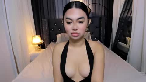 Snapshot of allison_maive chatting on 09/15/25, 08:14 Allison online show from 09/15/25, 08:14