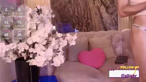 Snapshot of allison_parker1_ chatting on 12/15/25, 11:58 allison_parker1_ online show from 12/15/25, 11:58