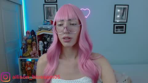   online show from 02/09/25, 03:43