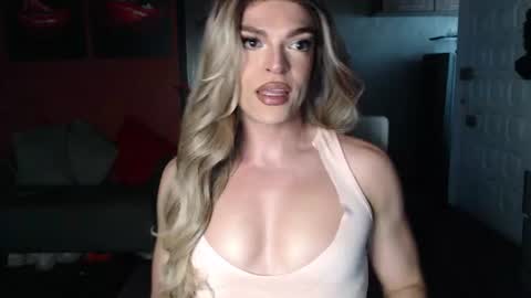 Snapshot of allisonfit chatting on 07/02/26, 11:38 Allison Victoria online show from 07/02/26, 11:38