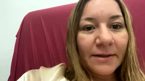 allisonlove2 online show from 04/15/26, 07:10