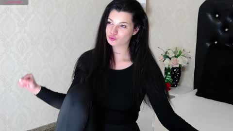 Snapshot of allisonn223 chatting on 12/29/24, 08:48 Deea online show from 12/29/24, 08:48