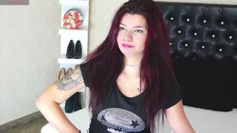 Snapshot of allisonn223 chatting on 10/12/25, 12:37 Deea online show from 10/12/25, 12:37