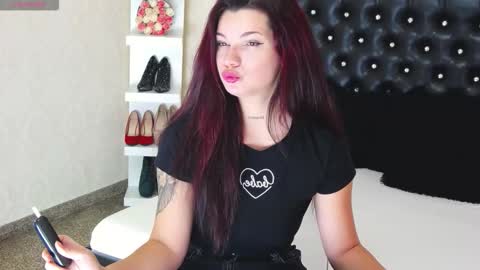 Snapshot of allisonn223 chatting on 10/20/25, 12:27 Deea online show from 10/20/25, 12:27