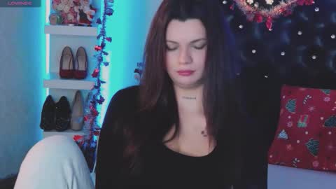 Snapshot of allisonn223 chatting on 12/14/25, 01:27 Deea online show from 12/14/25, 01:27