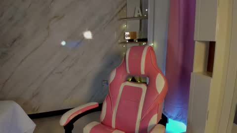 Snapshot of allisonpalmer chatting on 02/20/25, 02:13 Allison Palmer online show from 02/20/25, 02:13