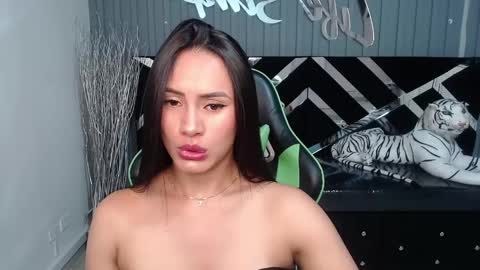 Snapshot of allisson_a chatting on 02/05/25, 03:23 Allisson online show from 02/05/25, 03:23