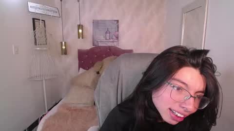 Snapshot of alllyson_ chatting on 10/07/25, 08:50 alison online show from 10/07/25, 08:50