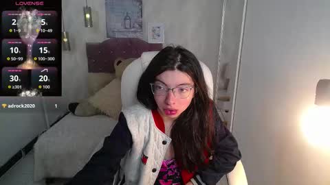 Snapshot of alllyson_ chatting on 11/12/25, 07:57 alison online show from 11/12/25, 07:57