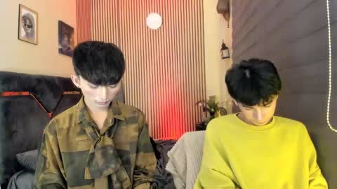 Snapshot of alluring_alpha chatting on 10/04/25, 04:32 kim and josh online show from 10/04/25, 04:32