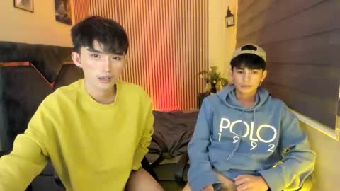 Snapshot of alluring_alpha chatting on 10/06/25, 03:09 kim and josh online show from 10/06/25, 03:09