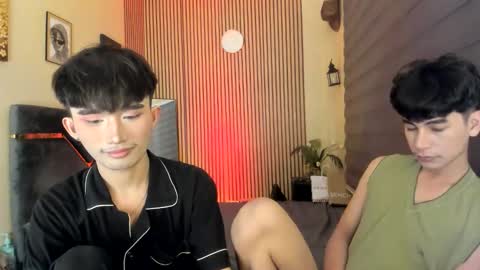 Snapshot of alluring_alpha chatting on 10/21/25, 02:01 kim and josh online show from 10/21/25, 02:01