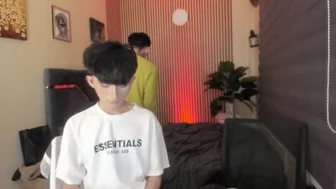 Snapshot of alluring_alpha chatting on 11/19/25, 04:40 kim and josh online show from 11/19/25, 04:40