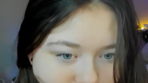 alluringeyess online show from 12/17/25, 06:19