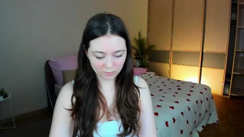 Snapshot of alluringeyess chatting on 06/24/26, 04:50 alluringeyess online show from 06/24/26, 04:50