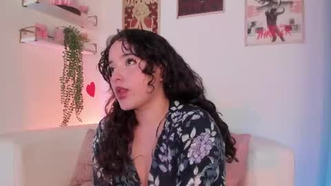 Snapshot of ally_belle chatting on 06/17/26, 07:04 Ally Belle online show from 06/17/26, 07:04