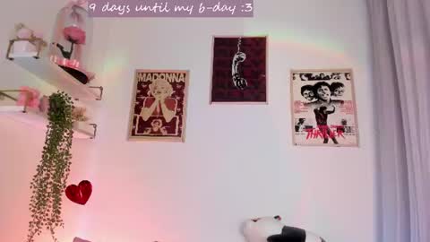 Snapshot of ally_belle chatting on 07/23/26, 01:58 Ally Belle online show from 07/23/26, 01:58
