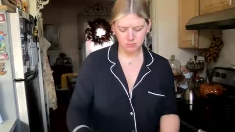 allyanalangel online show from 10/28/25, 05:59