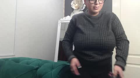         online show from 04/10/26, 04:12