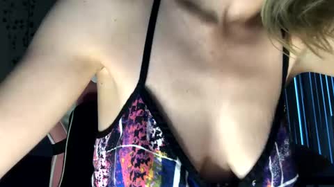 Ally Girl In Her Ally World online show from 10/04/25, 03:21